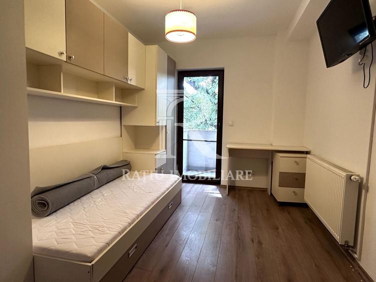 Apartament cu 3 camere decomandat, mobilat în Ultracentral