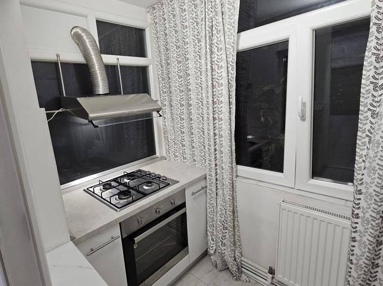 Apartament cu 3 camere decomandat în Craiovei