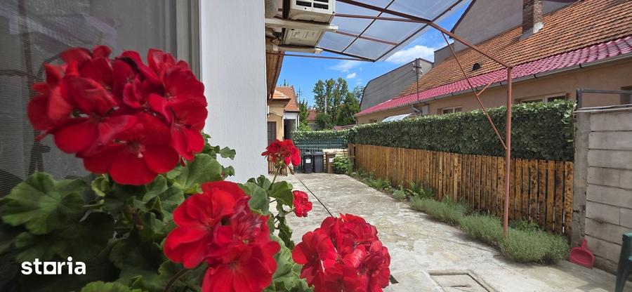 Casă cu 3 camere cu Teren 141 Mp în Central