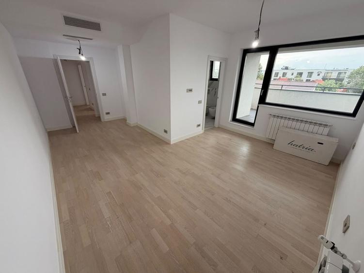 Apartament cu 4 camere decomandat în Iancu Nicolae