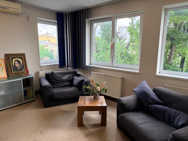 Apartament cu 3 camere decomandat în Casin