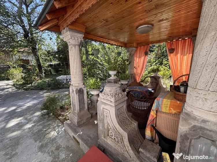 Casă cu 7 camere cu Teren 1030 Mp în Foișorul de Foc