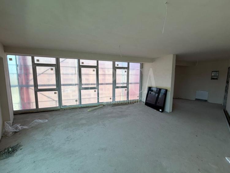 Apartament cu 2 camere semidecomandat în Sopor