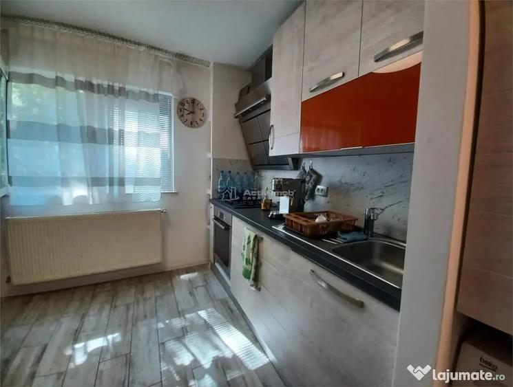 Garsonieră decomandată în Vitan