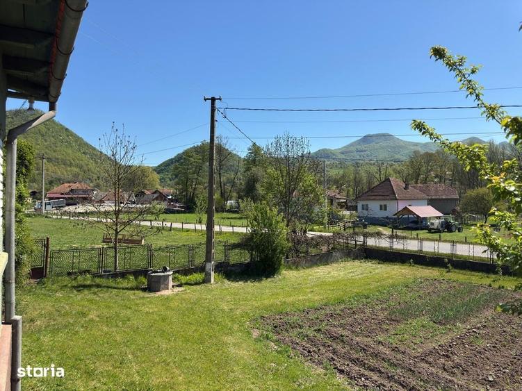 Casă cu 4 camere în Hărțăgani