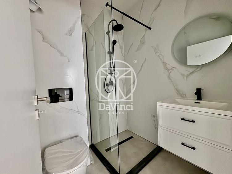 Apartament cu 3 camere decomandat în Exterior Vest
