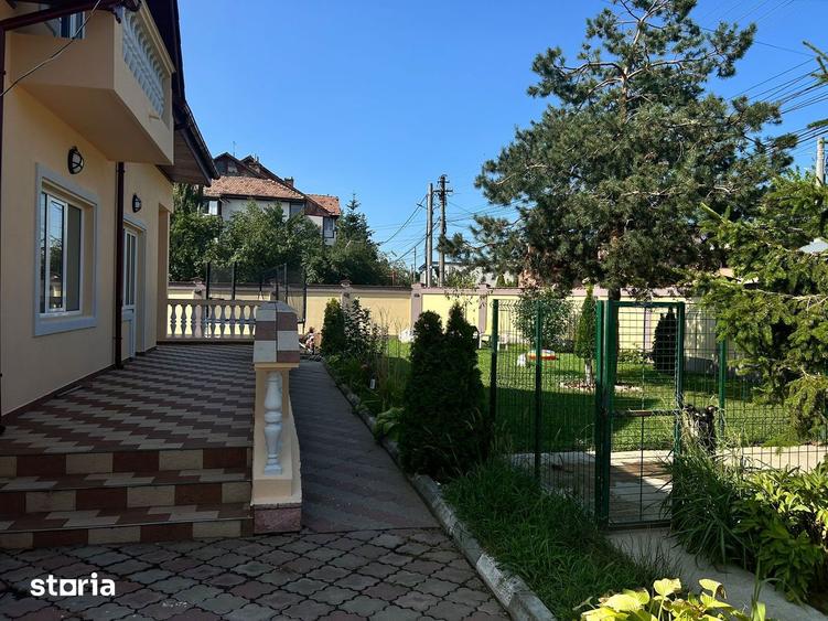 Casă cu 5 camere cu Canalizare în Central