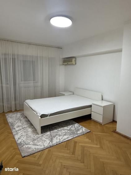 Apartament cu 3 camere în Centrul Civic