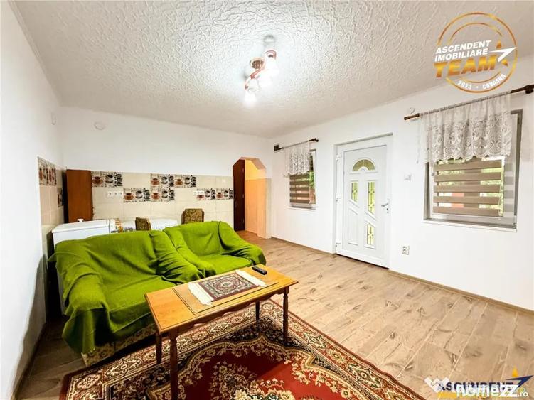 Casă cu 4 camere cu Teren 1315 Mp în Cernat