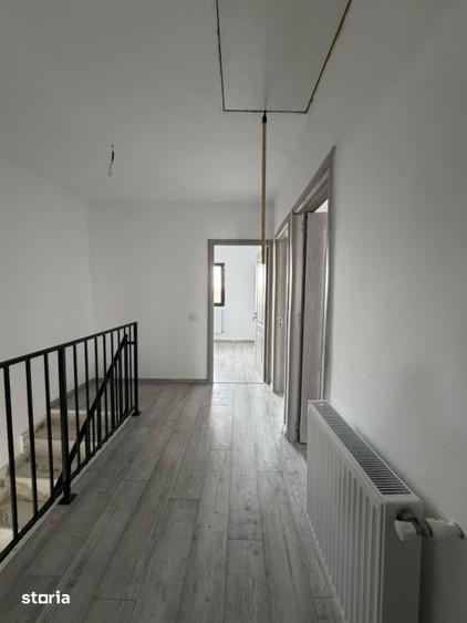 Casă cu 3 camere cu Canalizare în Central