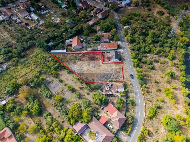 Teren Construcții intravilan de 2069 mp, în Gai