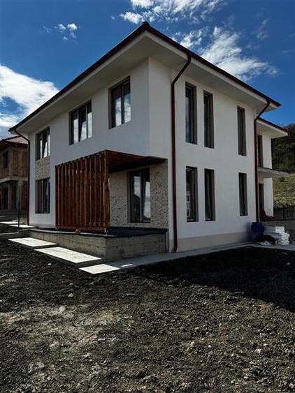 Duplex cu 4 camere cu Canalizare în Chinteni