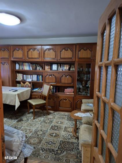 Apartament cu 3 camere decomandat în Popa Șapcă
