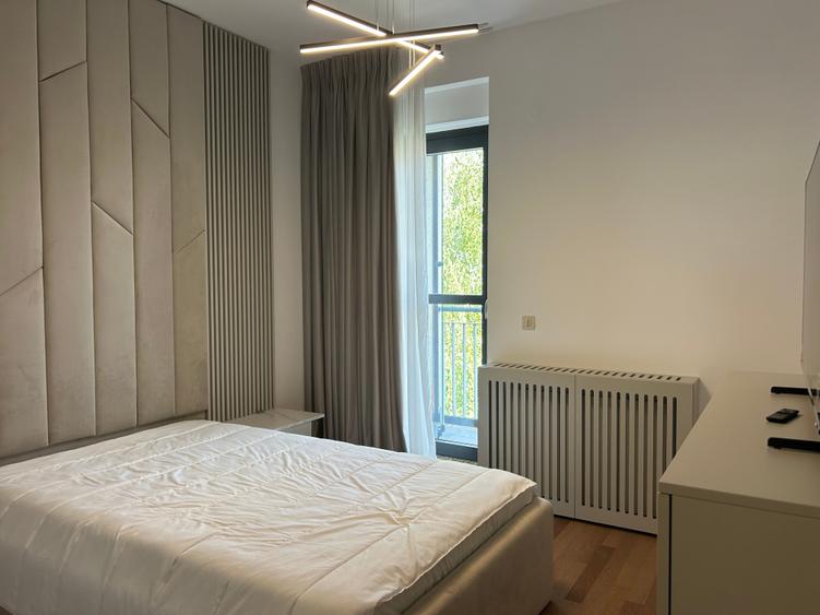 Apartament cu 4 camere decomandat, mobilat în Capitale