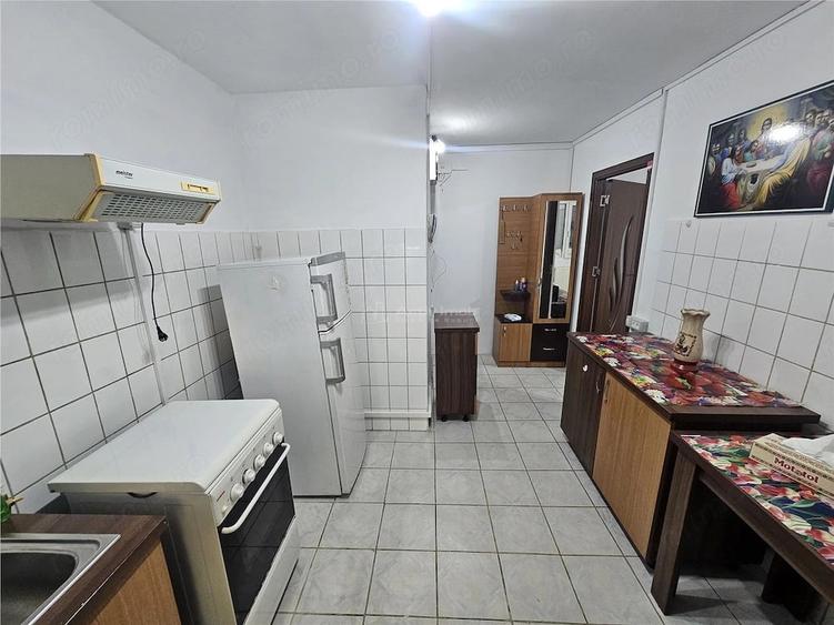 Apartament cu 2 camere semidecomandat în Cuptoare (Reșița)
