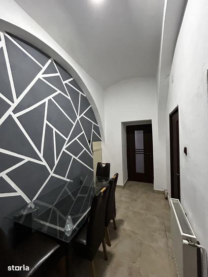 Apartament cu 3 camere, mobilat în Boul Roșu