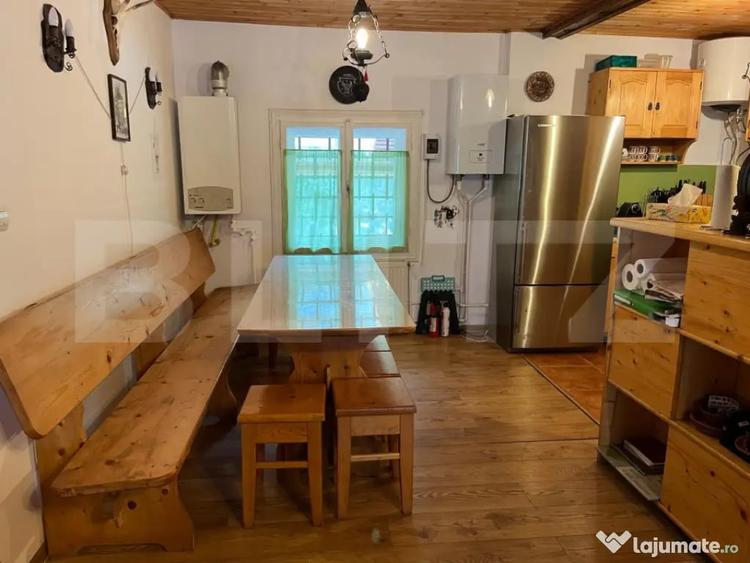 Casă cu 3 camere cu Teren 2243 Mp în Central