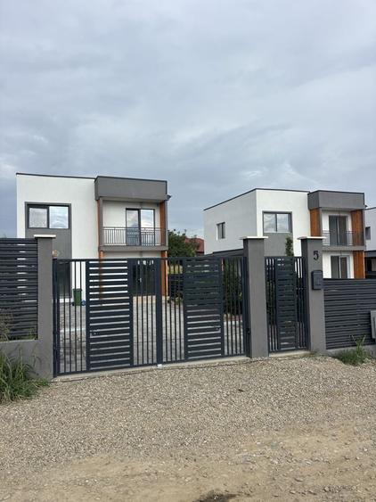 Casă cu 4 camere în Mărăcineni