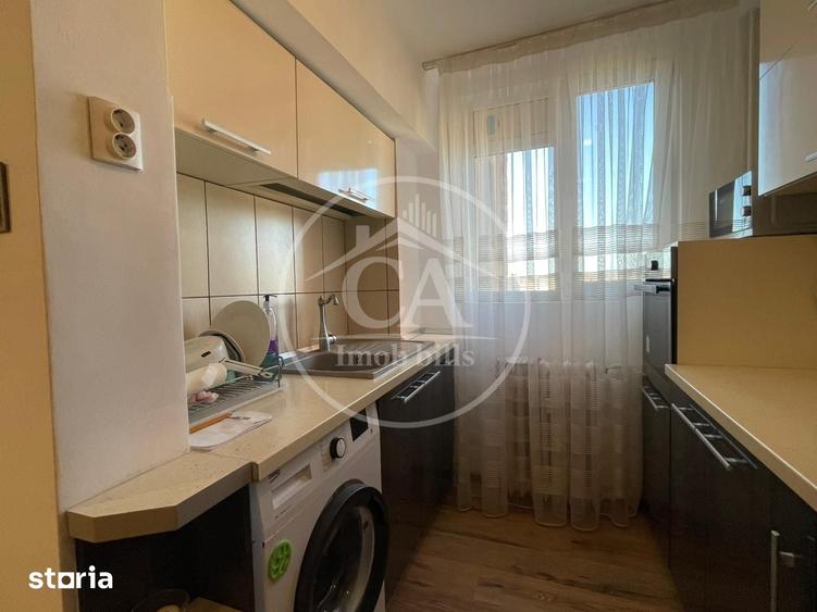 Apartament cu 3 camere semidecomandat în Decebal