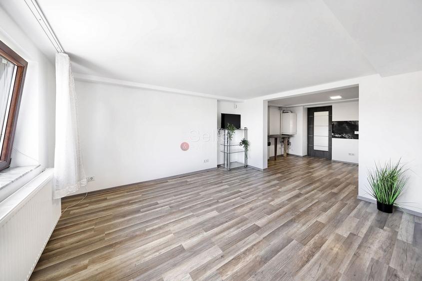 Casă individuală cu 6 camere cu Canalizare în Central