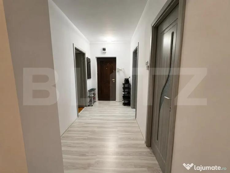 Apartament cu 4 camere decomandat în Central