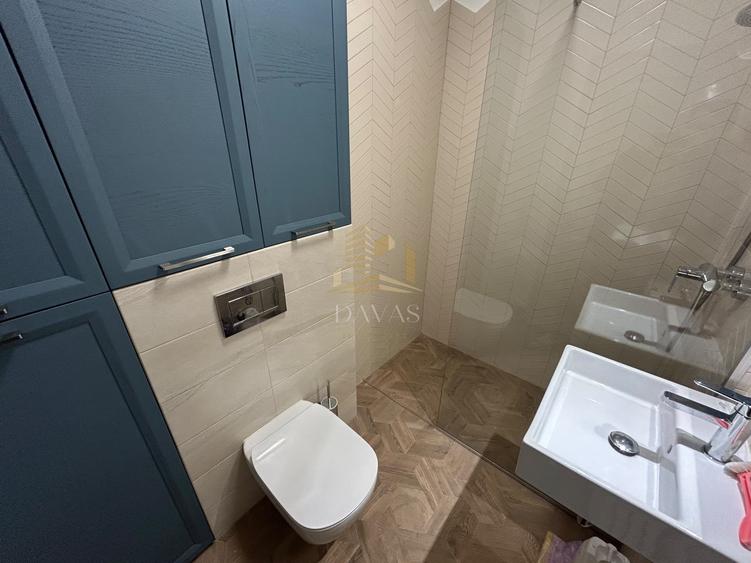 Apartament cu 4 camere circular, mobilat în Central