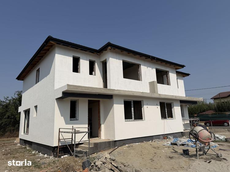 Casă cu 5 camere cu Teren 300 Mp în Cornetu