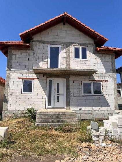 Casă cu 4 camere în Câmpia Turzii