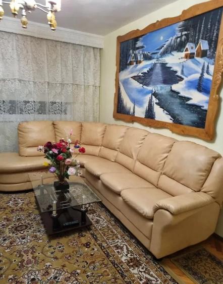Apartament cu 3 camere decomandat în Cetate