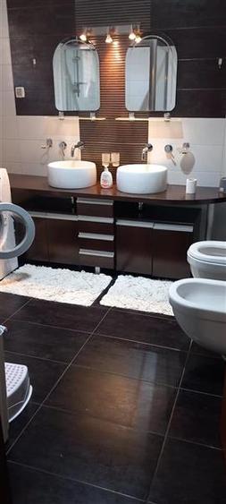 Casă individuală cu 5 camere cu Canalizare în Străulești