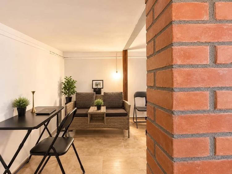 Apartament cu 4 camere decomandat în Cantemir