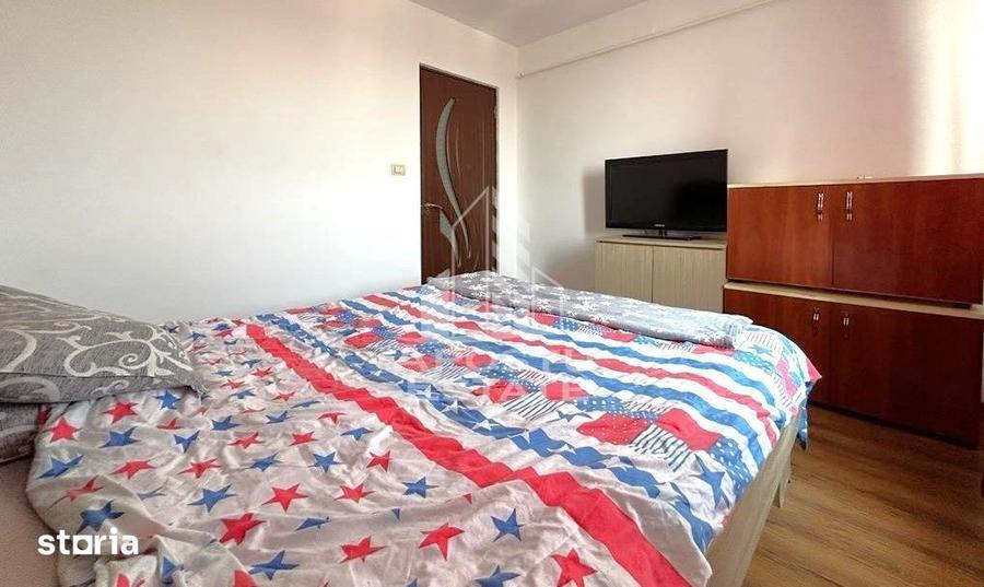 Apartament cu 3 camere semidecomandat în Central