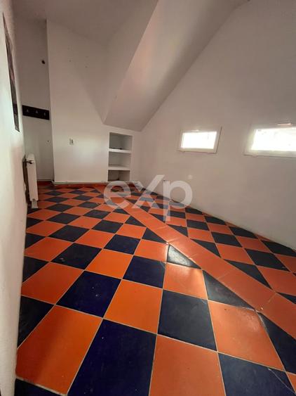 Spațiu comercial, de 300 mp, în Găești