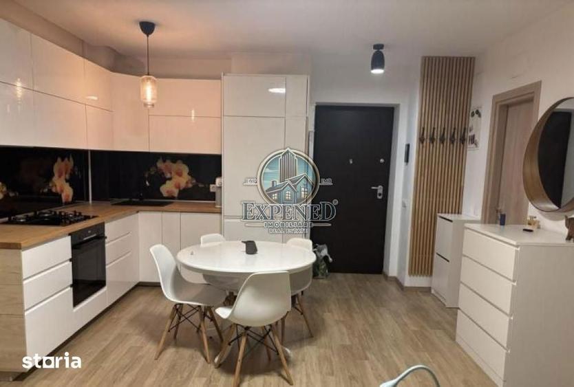 Apartament cu 3 camere decomandat în Văcăresti