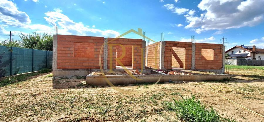 Duplex cu 3 camere cu Canalizare în Giroc