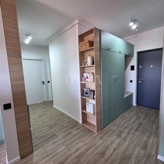 Apartament cu 3 camere semidecomandat, mobilat în Baciu