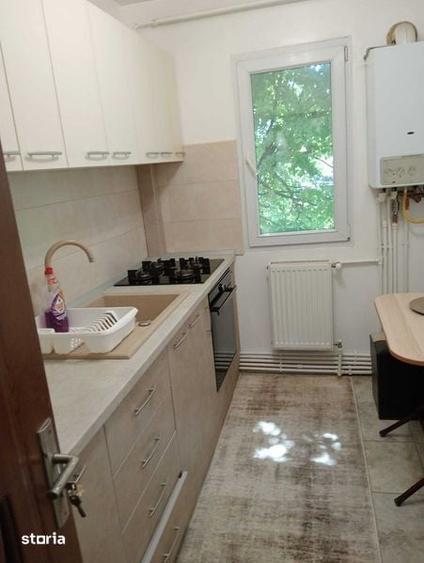 Apartament cu 2 camere semidecomandat în Podu Roș