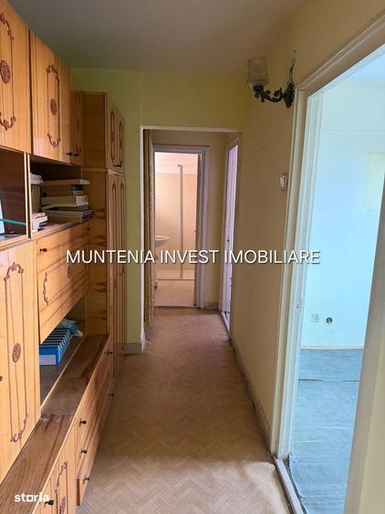 Apartament cu 2 camere semidecomandat, mobilat în Trivale