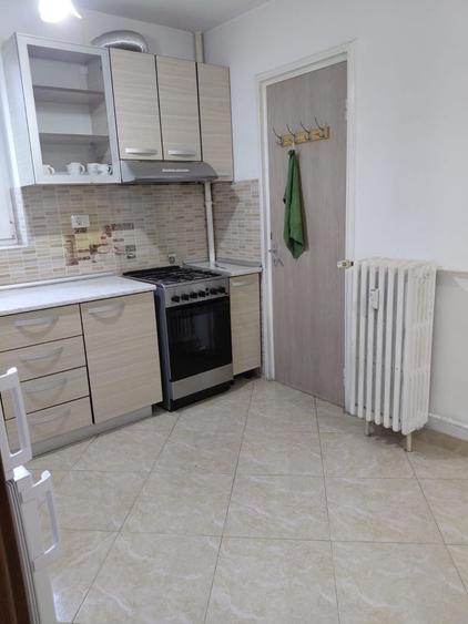 Inchiriez apartament 2 camere - 4