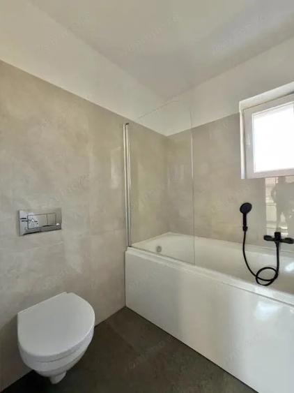 Casă cu 3 camere cu Canalizare în Utvin