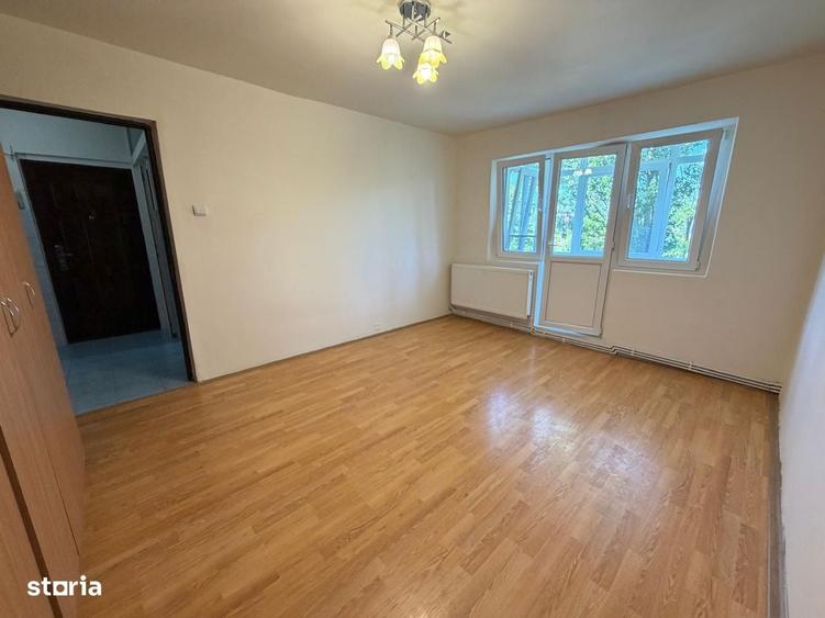 Apartament cu 2 camere semidecomandat în Mircea cel Bătrân