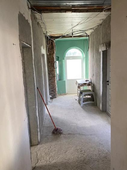 Casă cu 1 camere cu Teren 2190 Mp în Scutelnici
