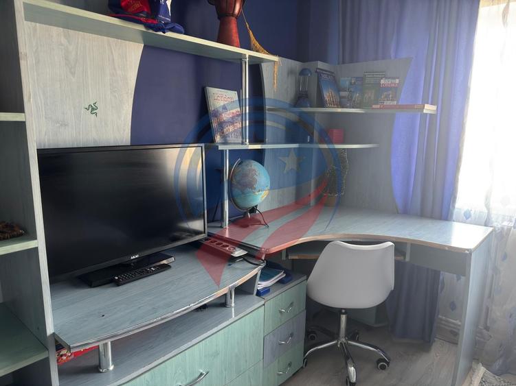Apartament cu 2 camere decomandat în 1 Mai