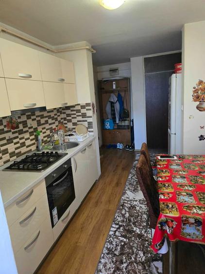 Apartament cu 2 camere decomandat în Lenin