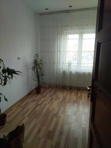 Apartament cu 3 camere decomandat în Gara de Nord
