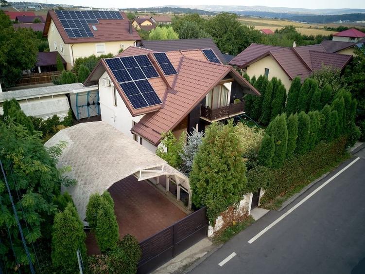Casă individuală cu 4 camere cu Canalizare în Valea Ursului