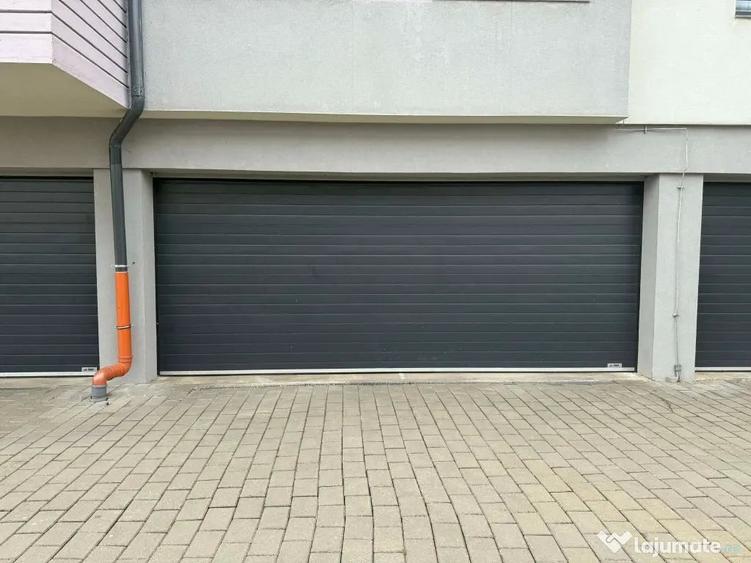 Apartament cu 3 camere semidecomandat în Europa