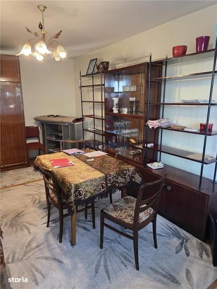 Apartament cu 3 camere decomandat în Cloșca