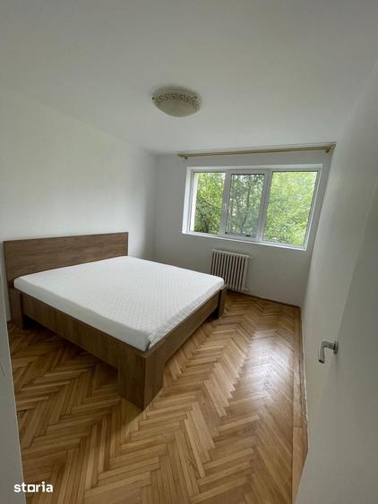 Apartament cu 3 camere semidecomandat în Drumul Taberei