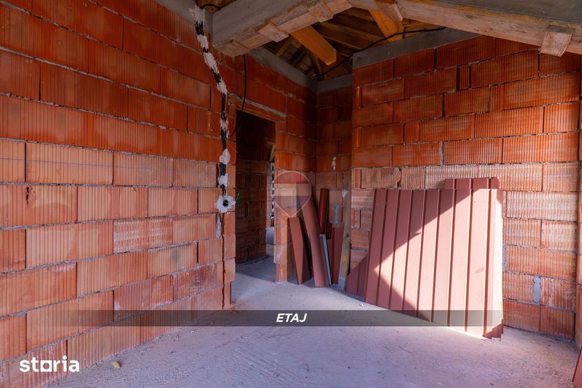 Casă cu 5 camere cu Teren 700 Mp în Central